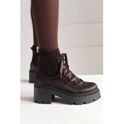 Krótkie czekoladowe botki wiązane