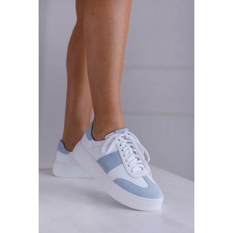 Błękitne sneakersy skórzane