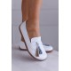Mokasyny białe z ozdobnymi troczkami typu barefoot